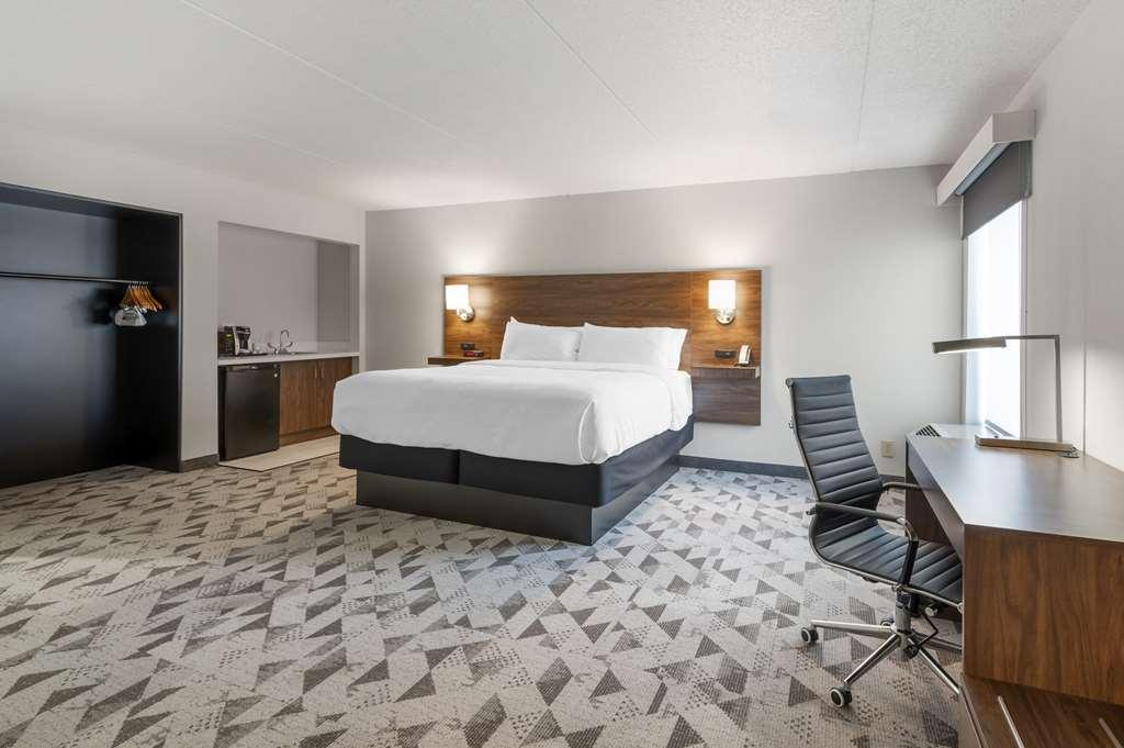 Best Western Plus Harrisonburg Room photo