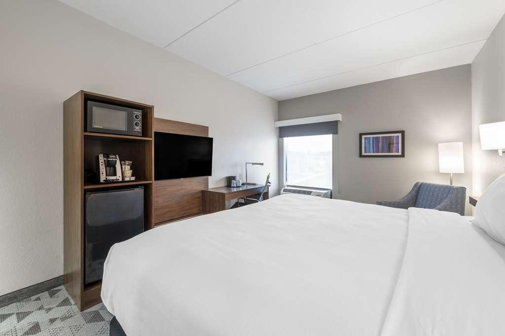Best Western Plus Harrisonburg Room photo