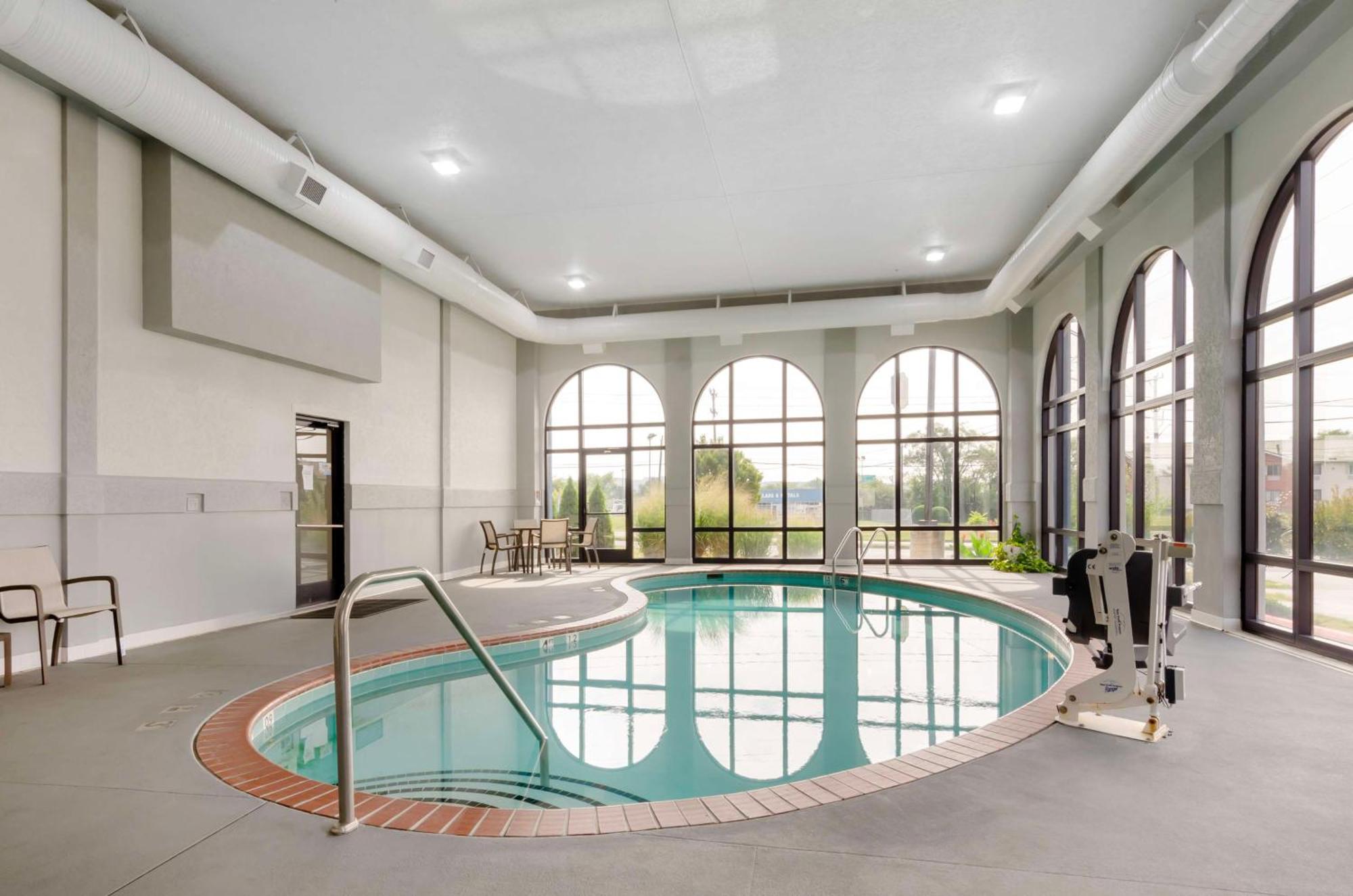 Best Western Plus Harrisonburg Exterior photo