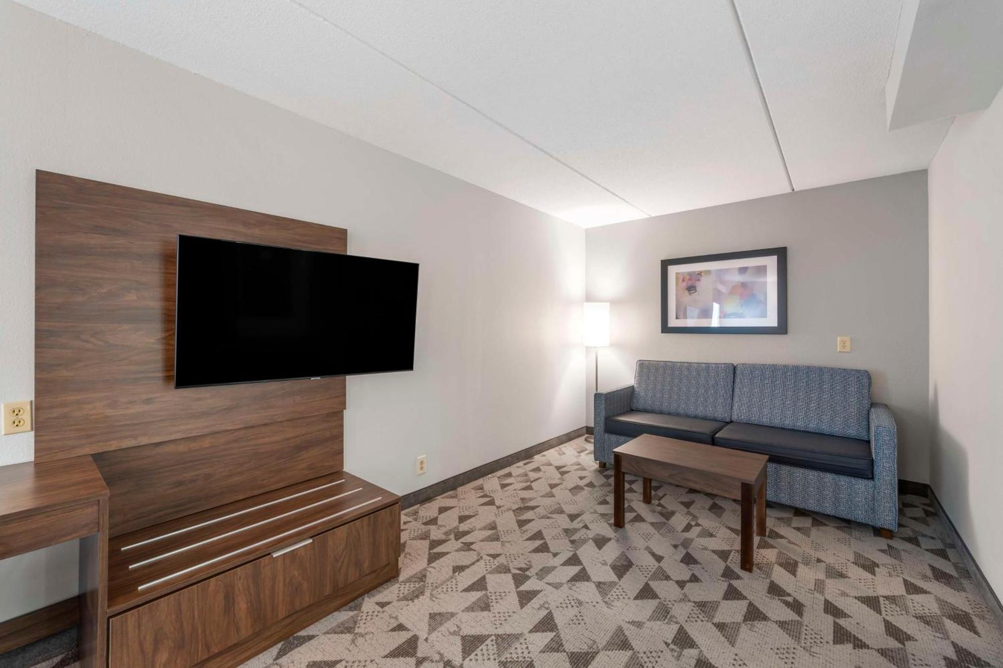 Best Western Plus Harrisonburg Exterior photo